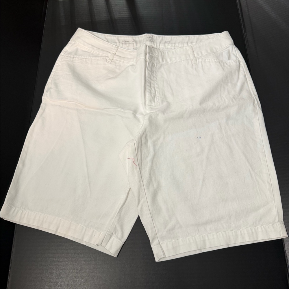 St. John's Bay Women's White Bermudas